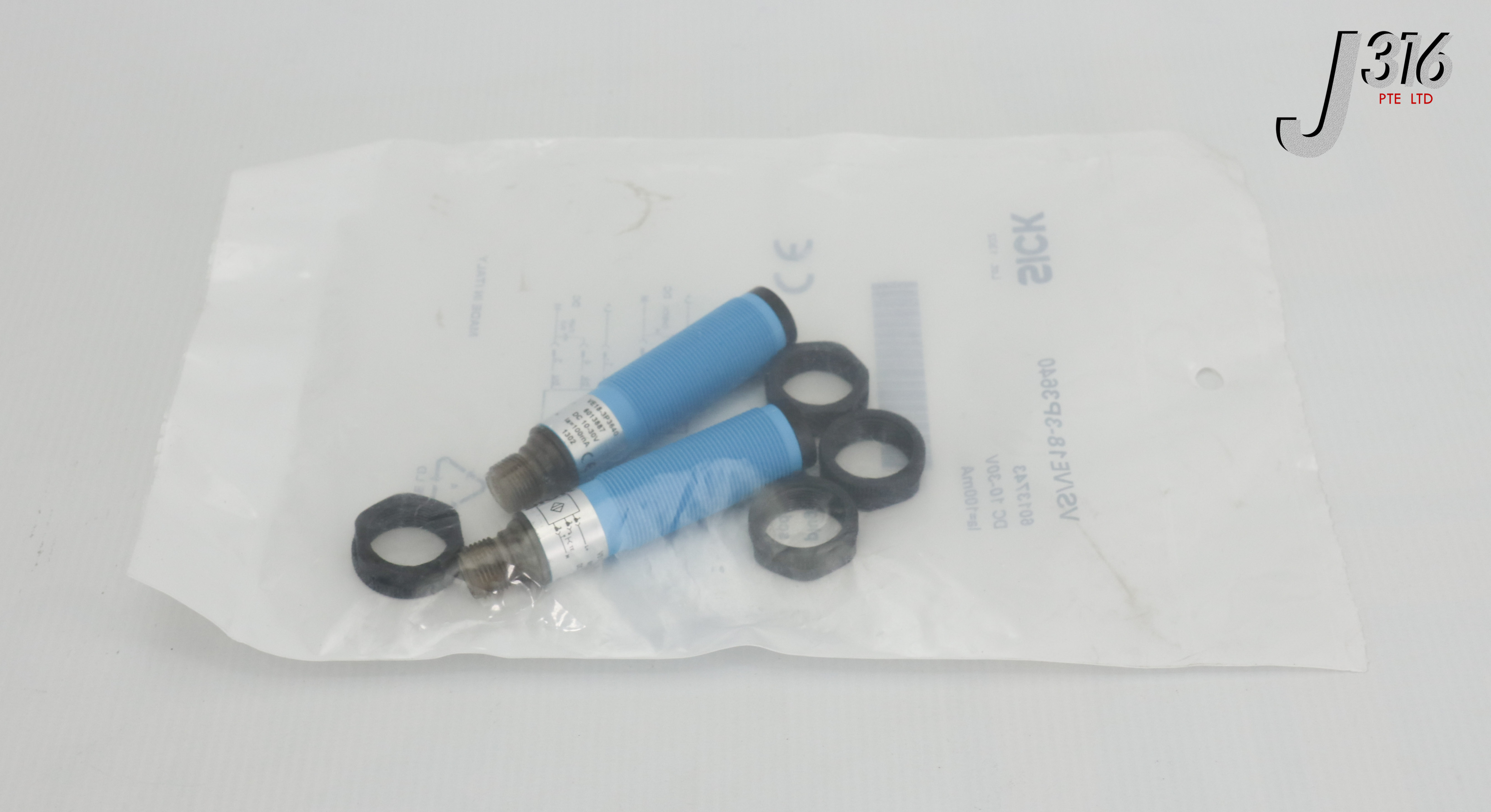 an！！！！ 22341 SICK V18 CYLINDRICAL PHOTOELECTRIC SENSORS, 6013743 (NEW) VS